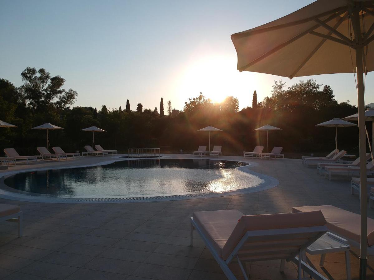 Santos Luxury Apartments Дассия Экстерьер фото