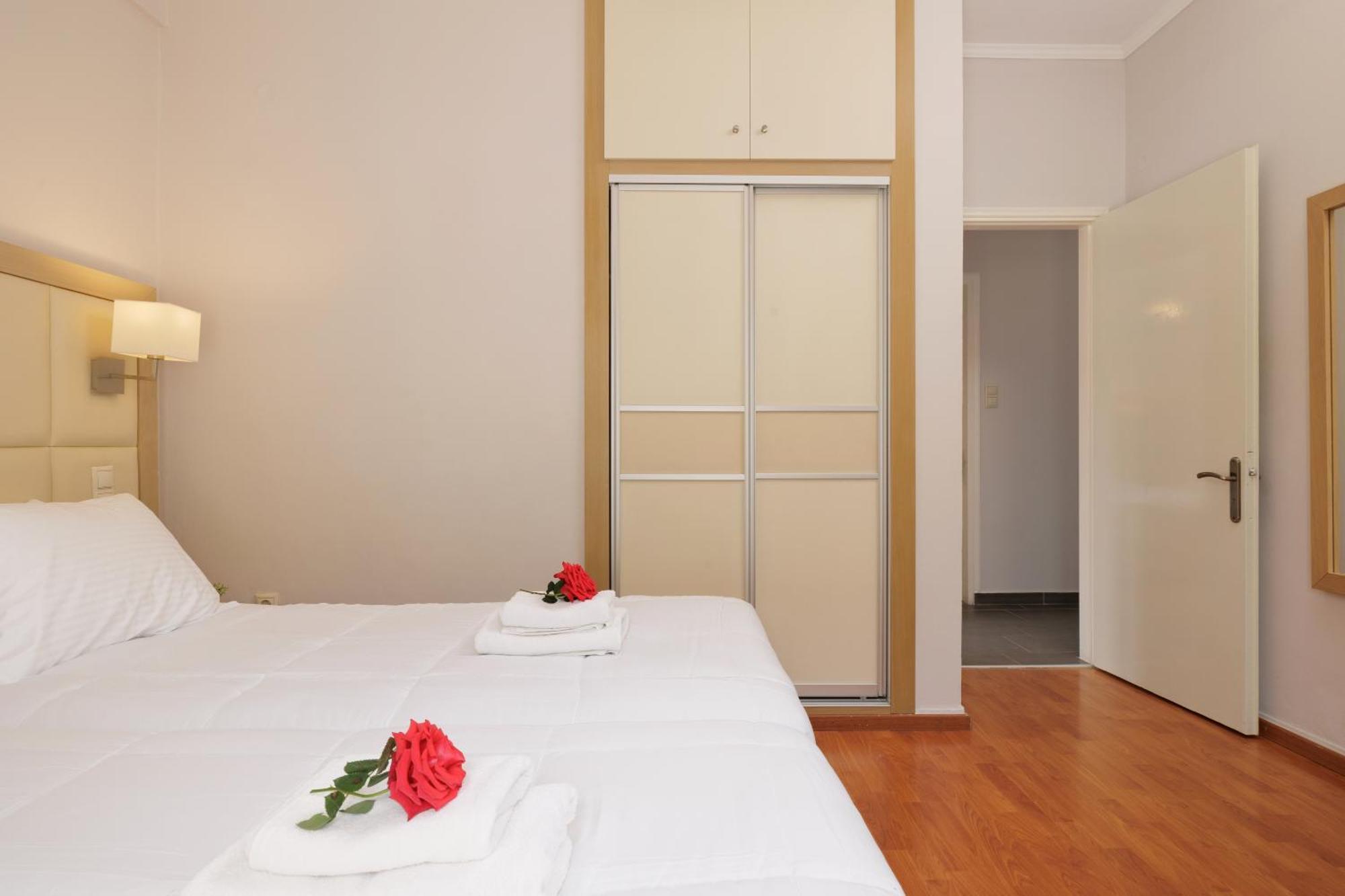 Santos Luxury Apartments Дассия Экстерьер фото