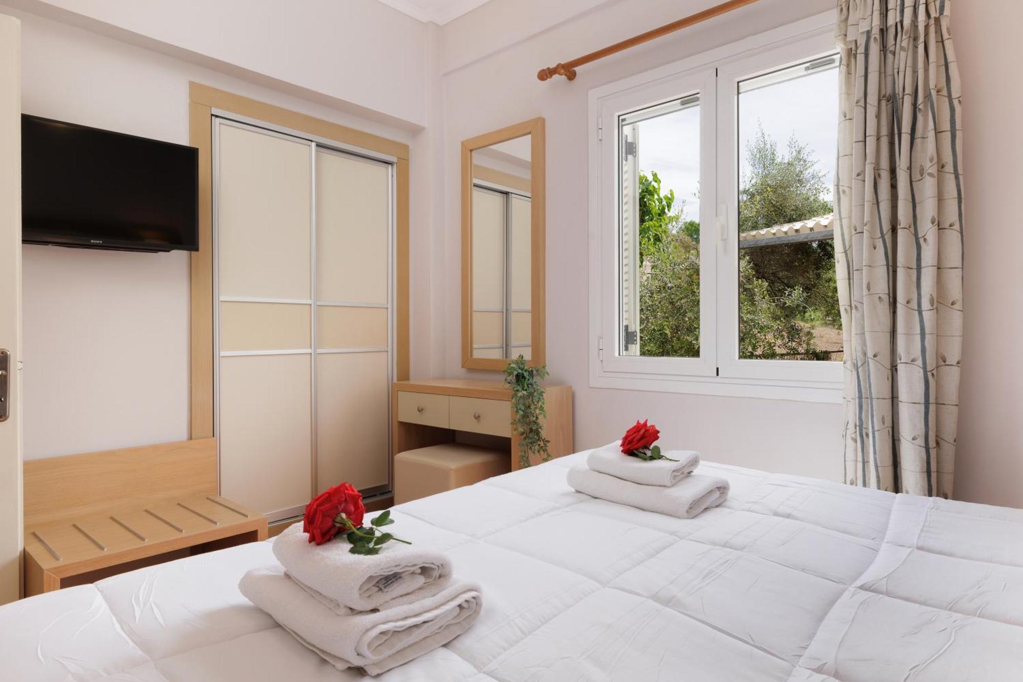 Santos Luxury Apartments Дассия Экстерьер фото