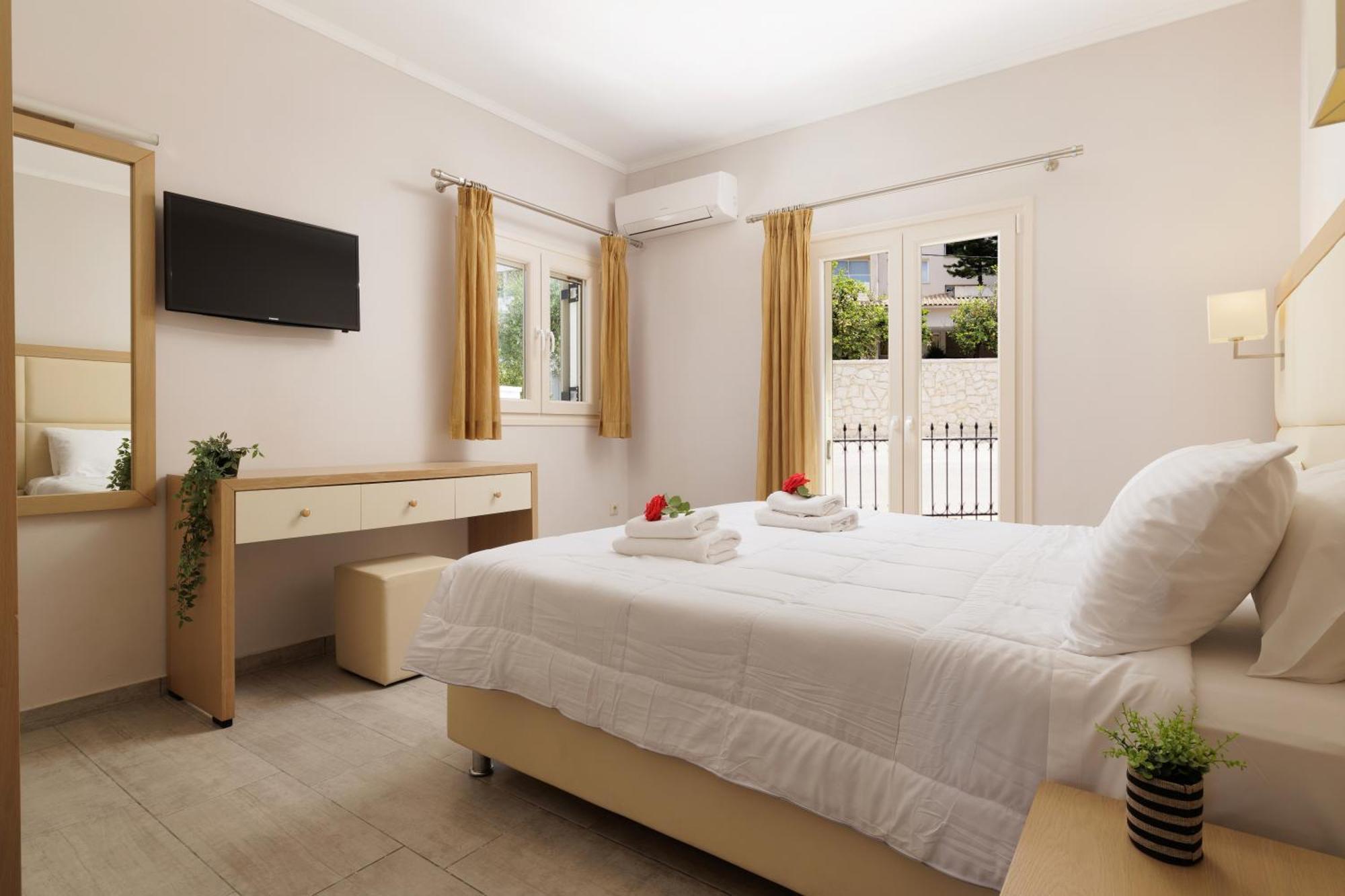 Santos Luxury Apartments Дассия Экстерьер фото