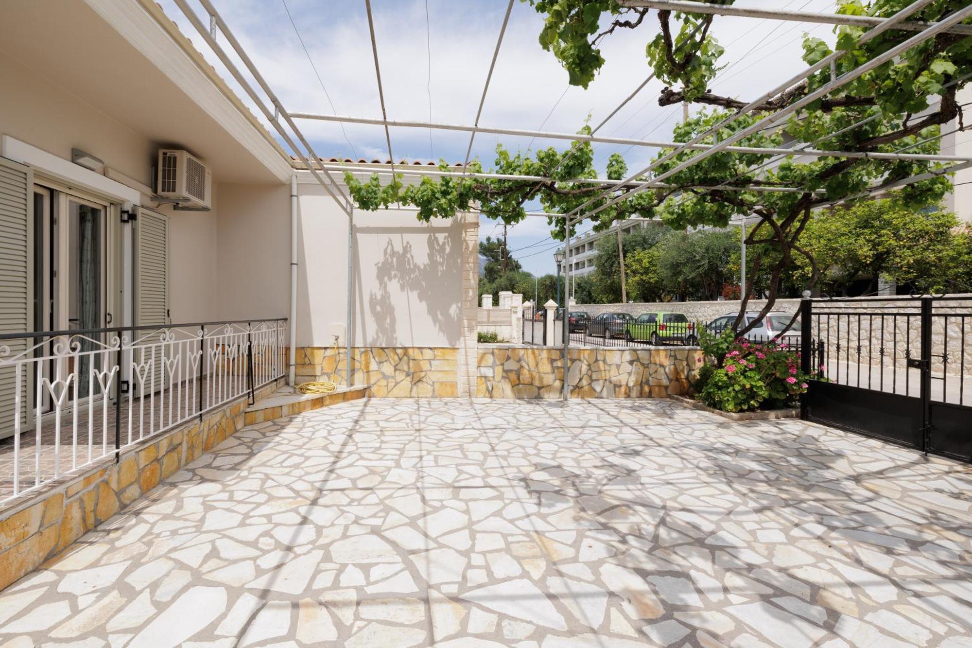 Santos Luxury Apartments Дассия Экстерьер фото