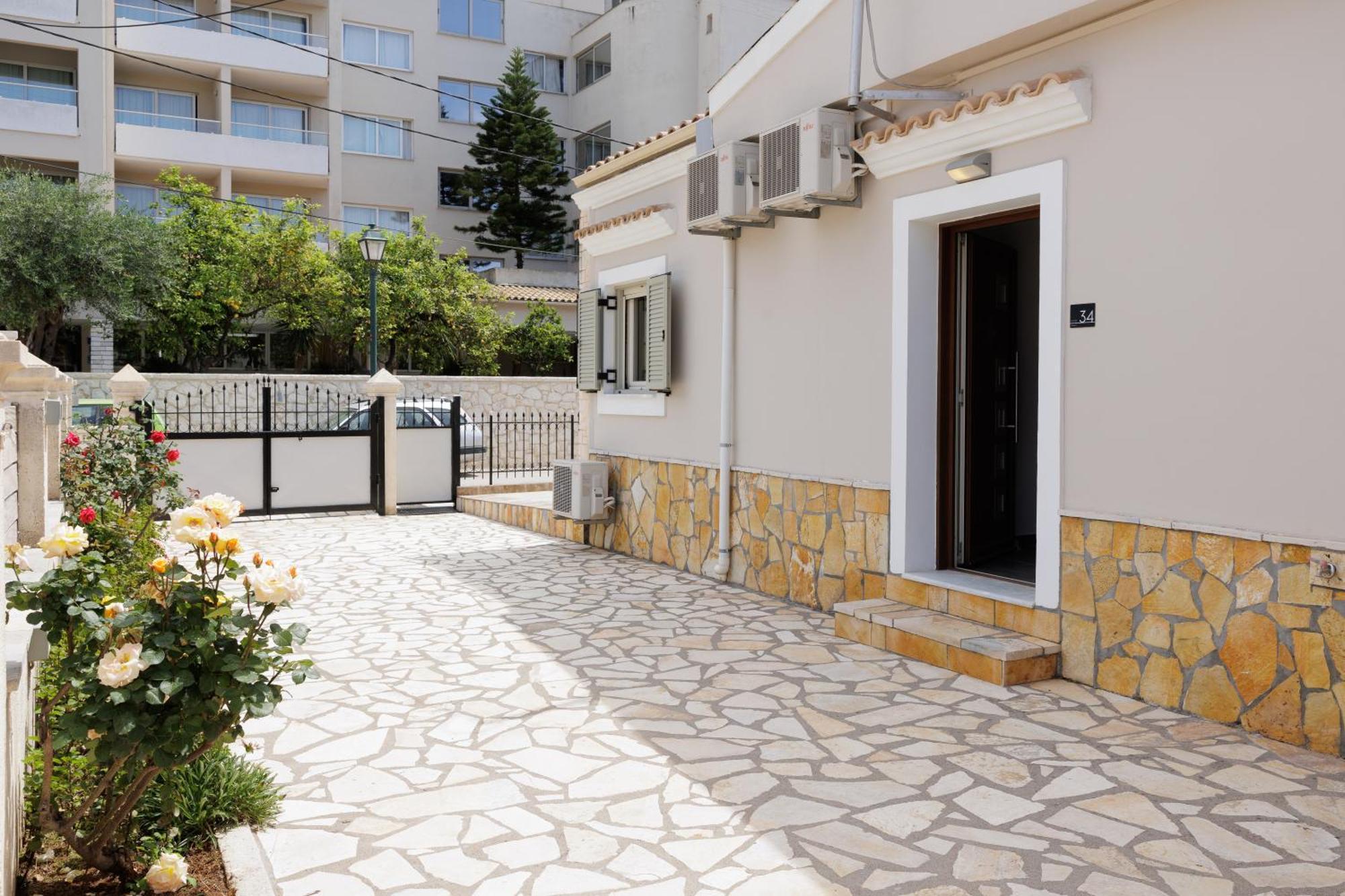 Santos Luxury Apartments Дассия Экстерьер фото