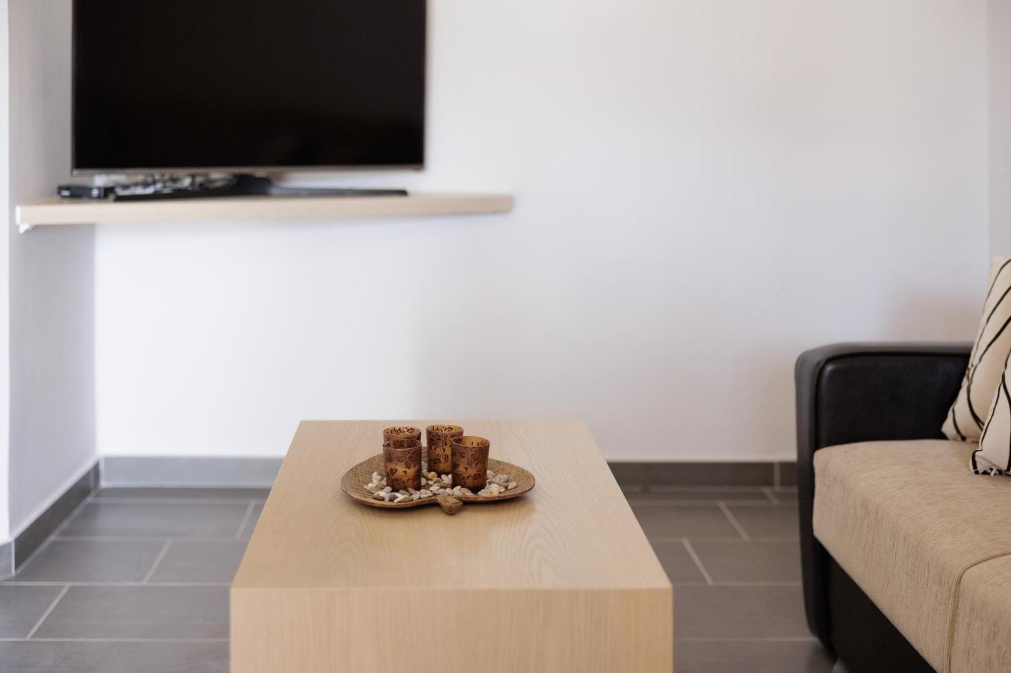 Santos Luxury Apartments Дассия Номер фото