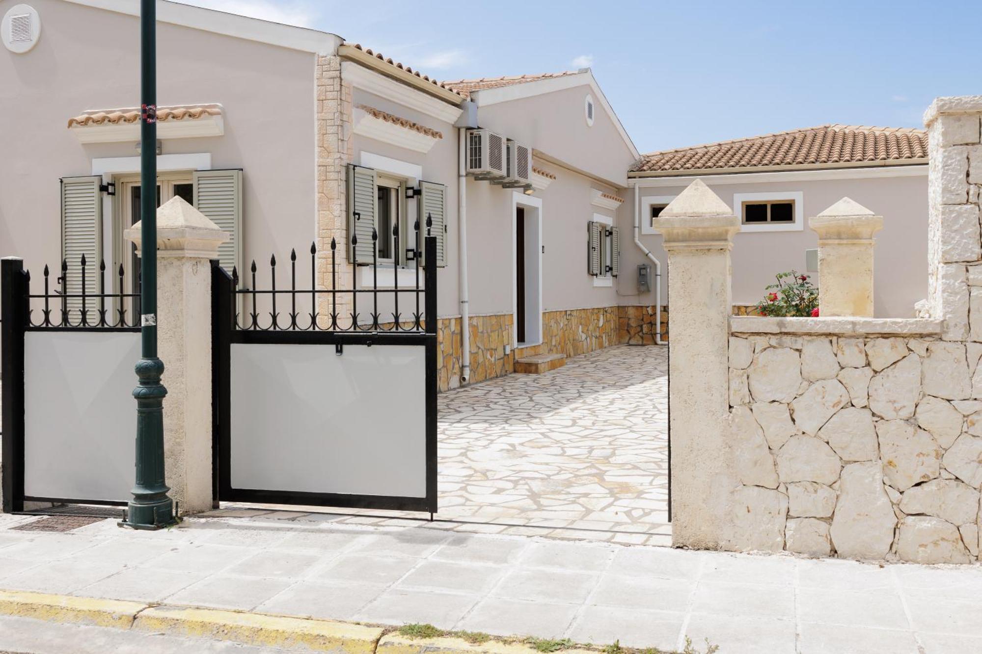 Santos Luxury Apartments Дассия Номер фото